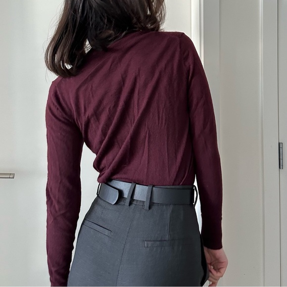 Uniqlo Burgundy Wool Sweater - Picture 3 of 6
